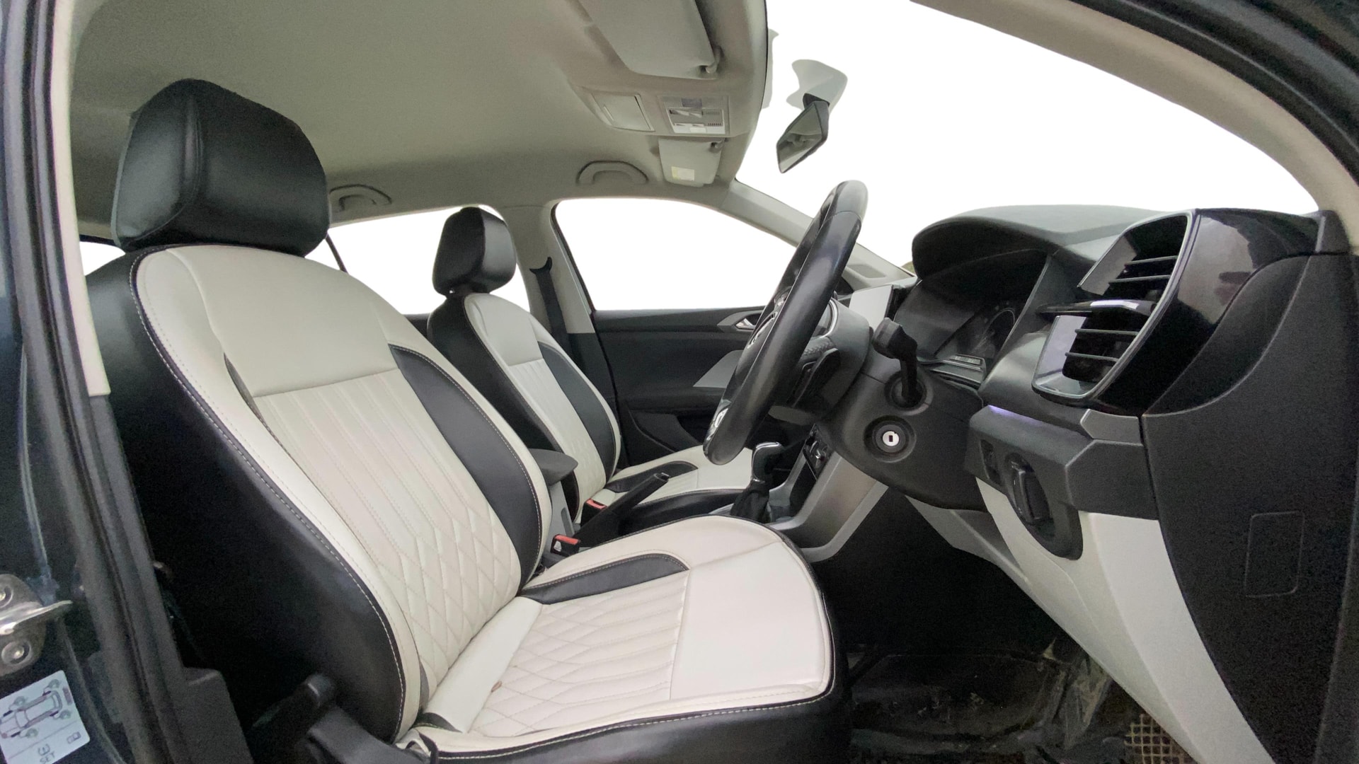 View 2022 Skoda Kushaq Ambition 1.0 TSI AT Image 27 Used 2022 Skoda Kushaq Ambition 1.0 TSI AT Image 27