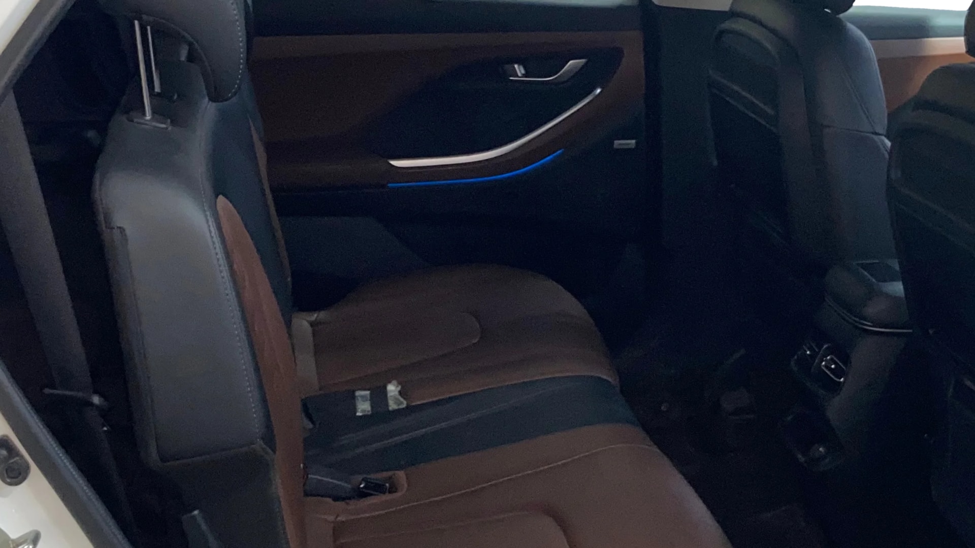 View 2024 Hyundai Alcazar Prestige 6 Seater MT Petrol Image 38 Used 2024 Hyundai Alcazar Prestige 6 Seater MT Petrol Image 38