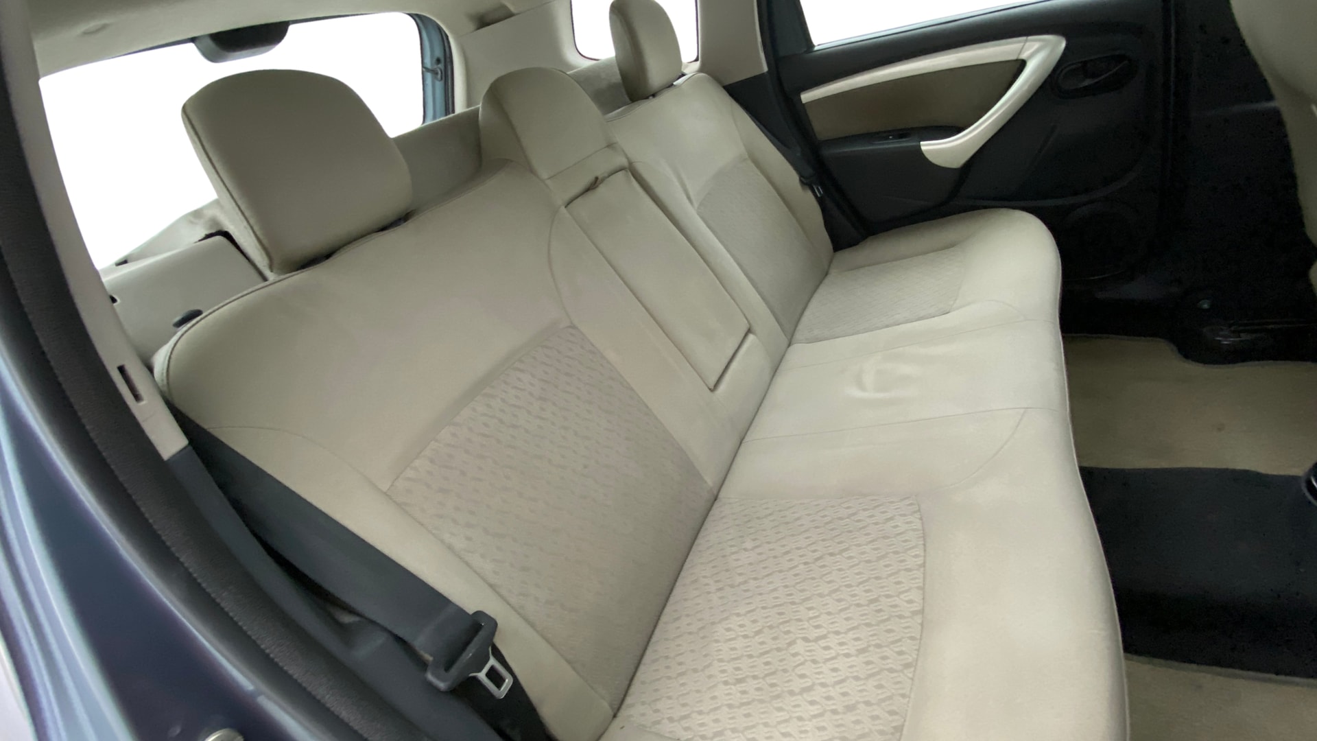 View 2014 Renault Duster Petrol RXE BS IV Image 28 Used 2014 Renault Duster Petrol RXE BS IV Image 28