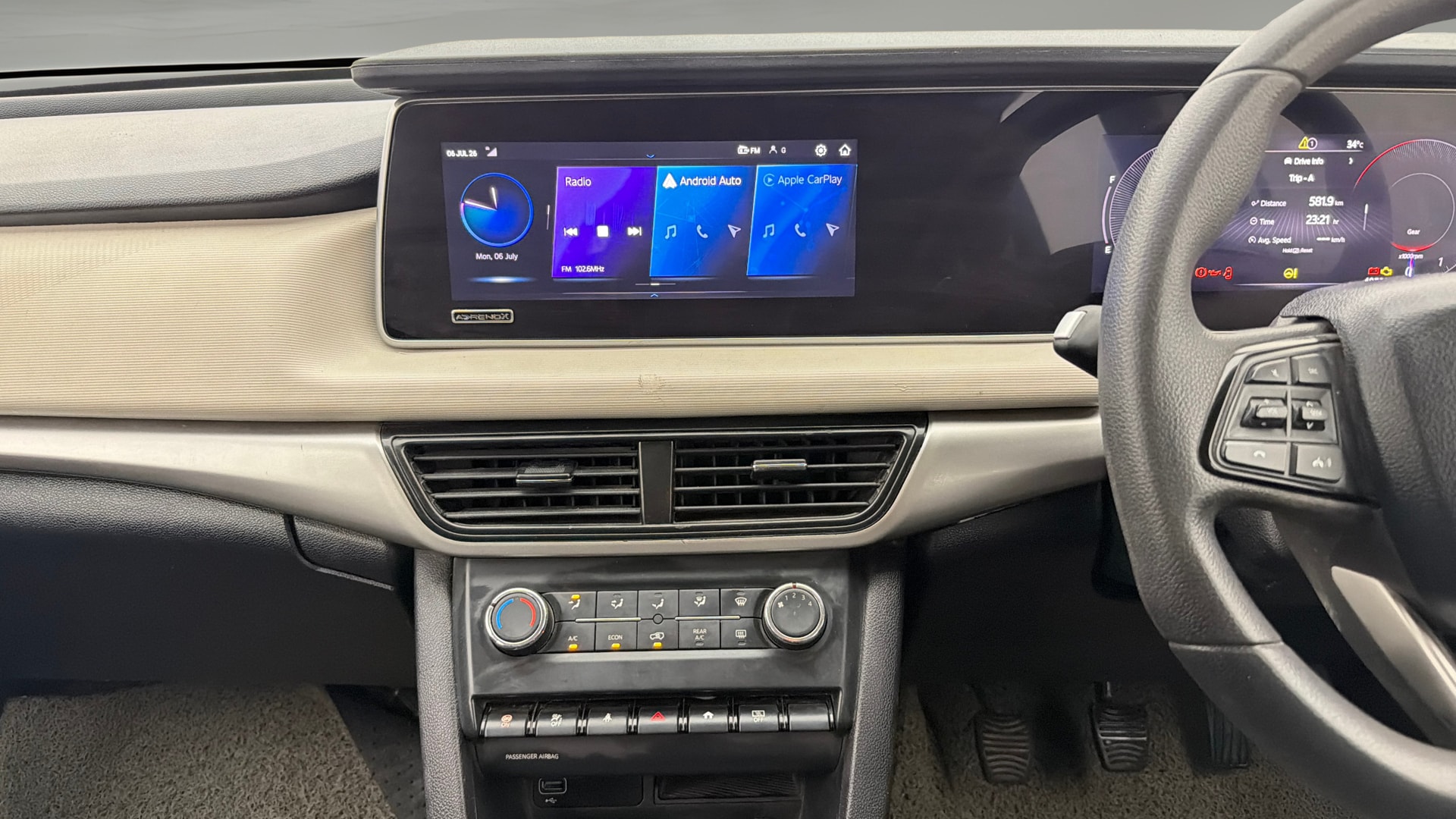 Used 2022 Mahindra XUV700 Used 2022 Mahindra XUV700