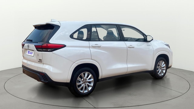 View Toyota Innova Hycross Image 47 Used Toyota Innova Hycross Image 47