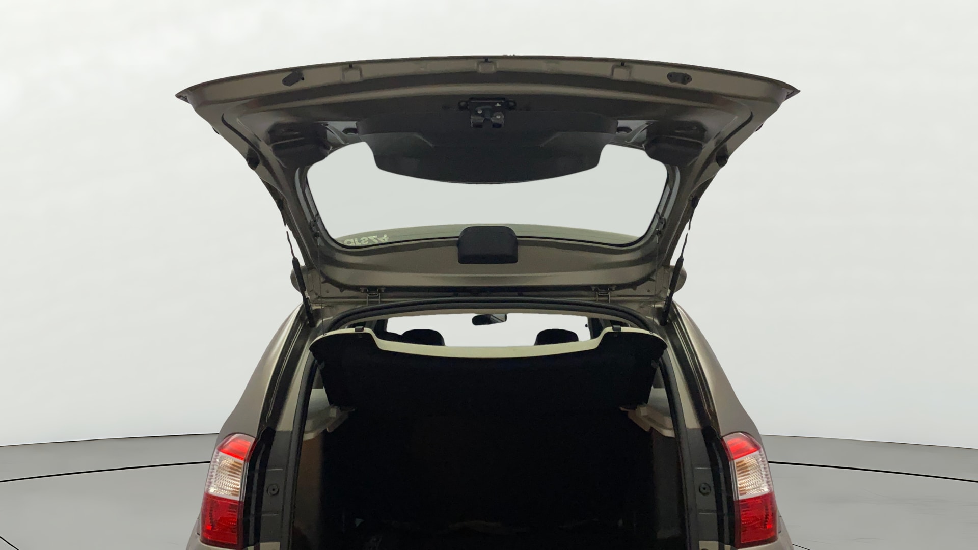 View 2017 Nissan Terrano XL P Image 16 Used 2017 Nissan Terrano XL P Image 16