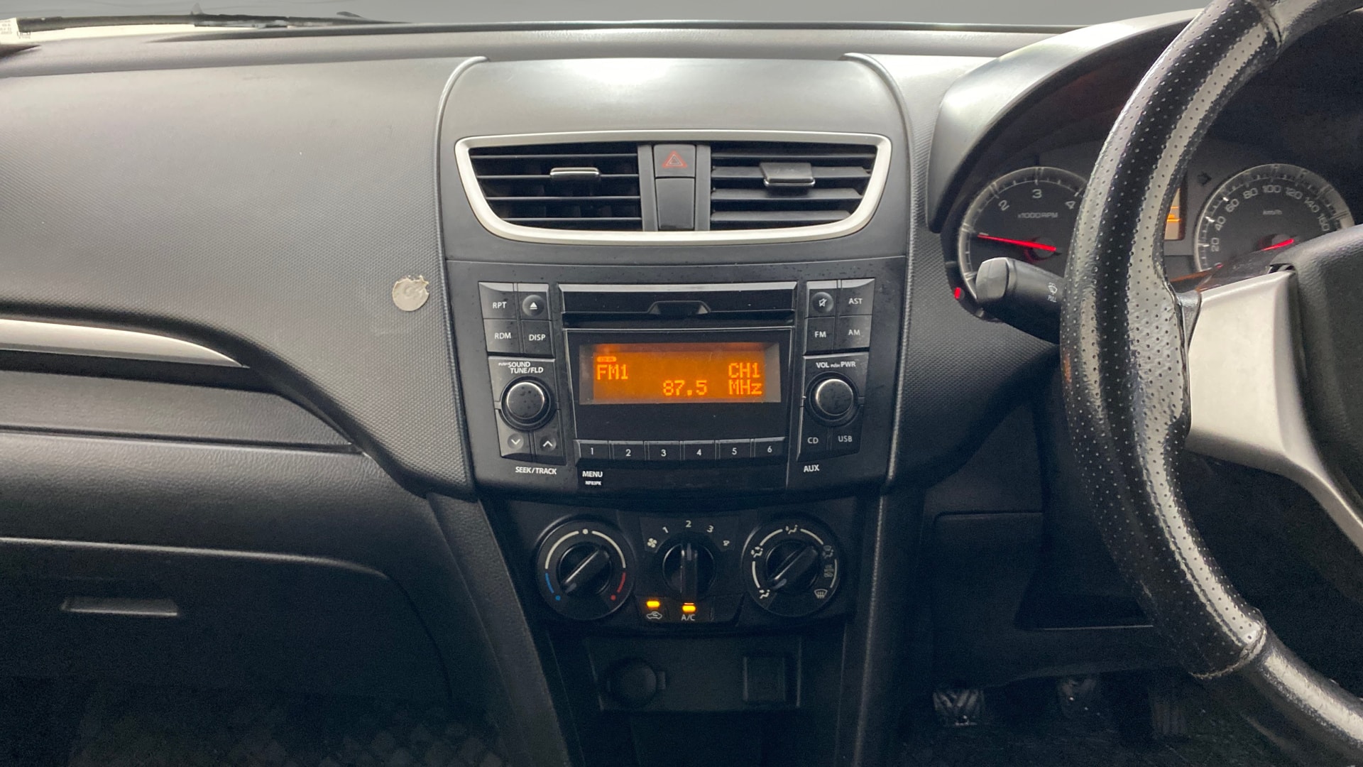 View 2017 Maruti Suzuki 1000 Base Variant Image 17 Used 2017 Maruti Suzuki 1000 Base Variant Image 17
