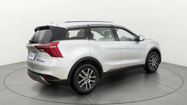 View Mahindra XUV700 Image 48 Used Mahindra XUV700 Image 48