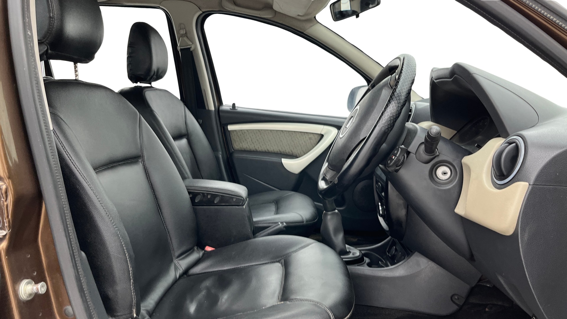 View 2014 Renault Duster Diesel 85PS STD Image 17 Used 2014 Renault Duster Diesel 85PS STD Image 17