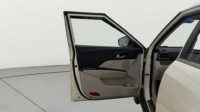 View Mahindra XUV300 Image 39 Used Mahindra XUV300 Image 39
