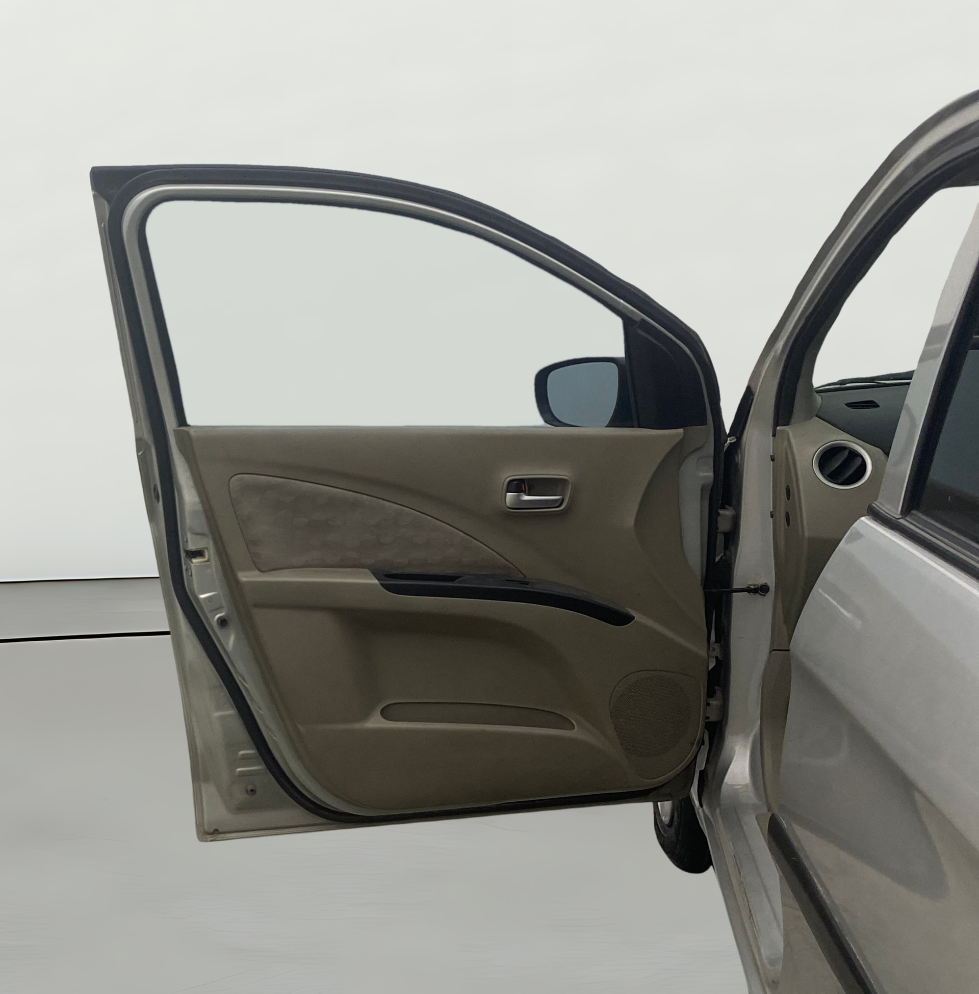 View 2017 Maruti Suzuki 1000 Base Variant Image 31 Used 2017 Maruti Suzuki 1000 Base Variant Image 31
