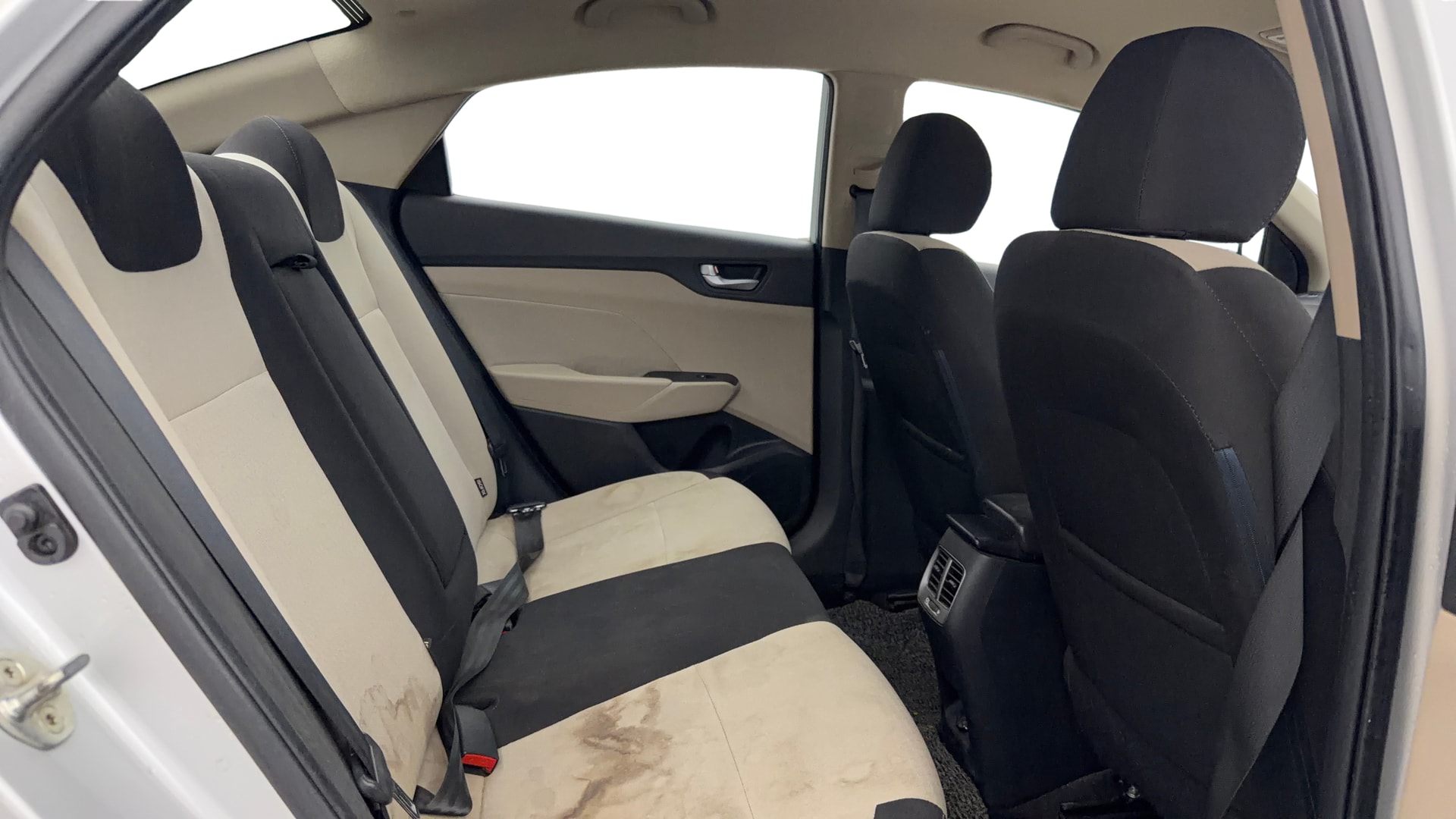 View 2018 Hyundai Verna 1.6 VTVT SX Image 30 Used 2018 Hyundai Verna 1.6 VTVT SX Image 30