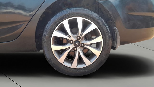 View Hyundai Fluidic Verna Image 11 Used Hyundai Fluidic Verna Image 11