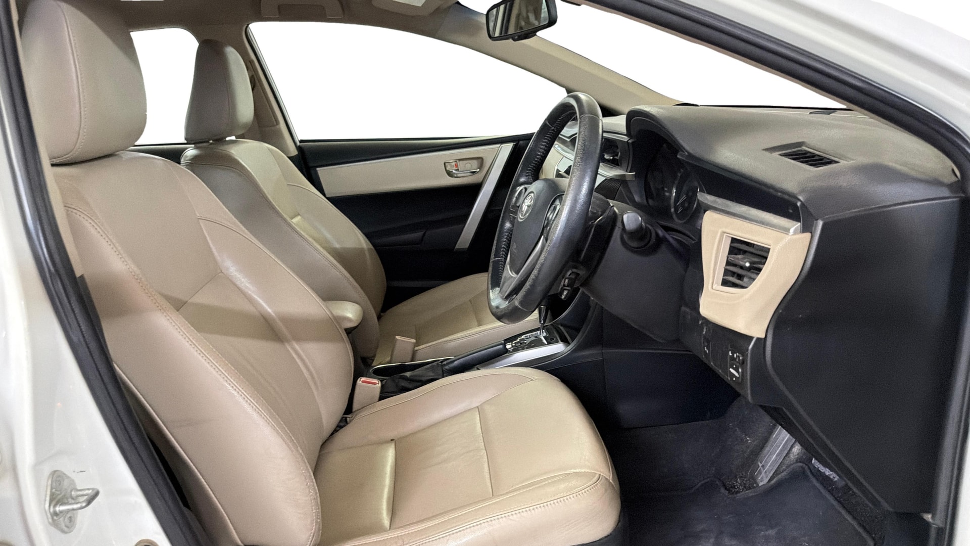 View 2016 Toyota Corolla Altis 1.8 VL AT Image 27 Used 2016 Toyota Corolla Altis 1.8 VL AT Image 27