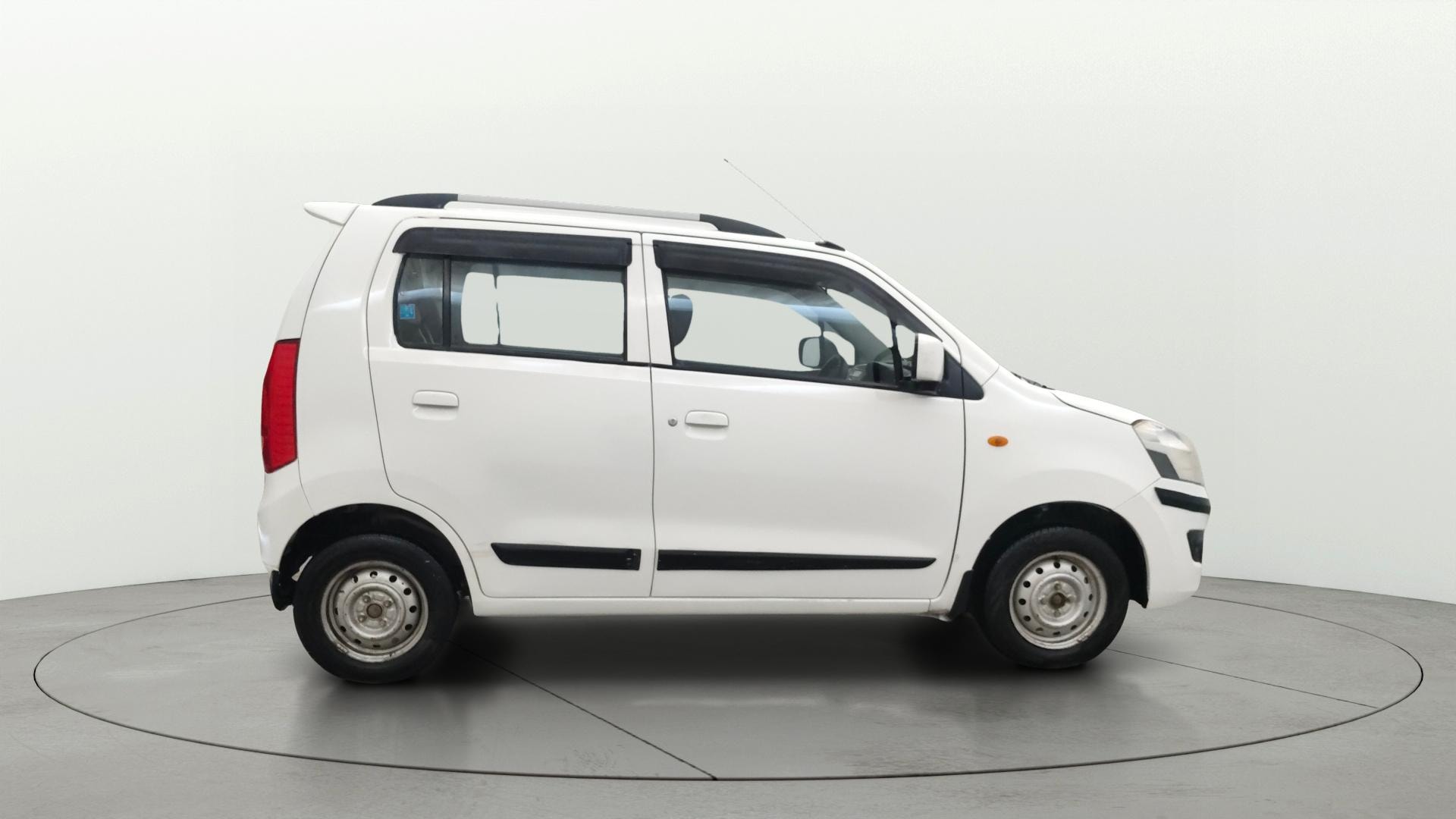 View 2017 Maruti Suzuki 1000 Base Variant Image 8 Used 2017 Maruti Suzuki 1000 Base Variant Image 8