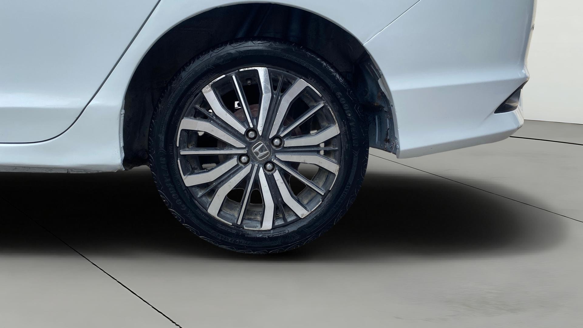 View 2017 Honda City ZX MT Diesel Anniversary Edition Image 12 Used 2017 Honda City ZX MT Diesel Anniversary Edition Image 12