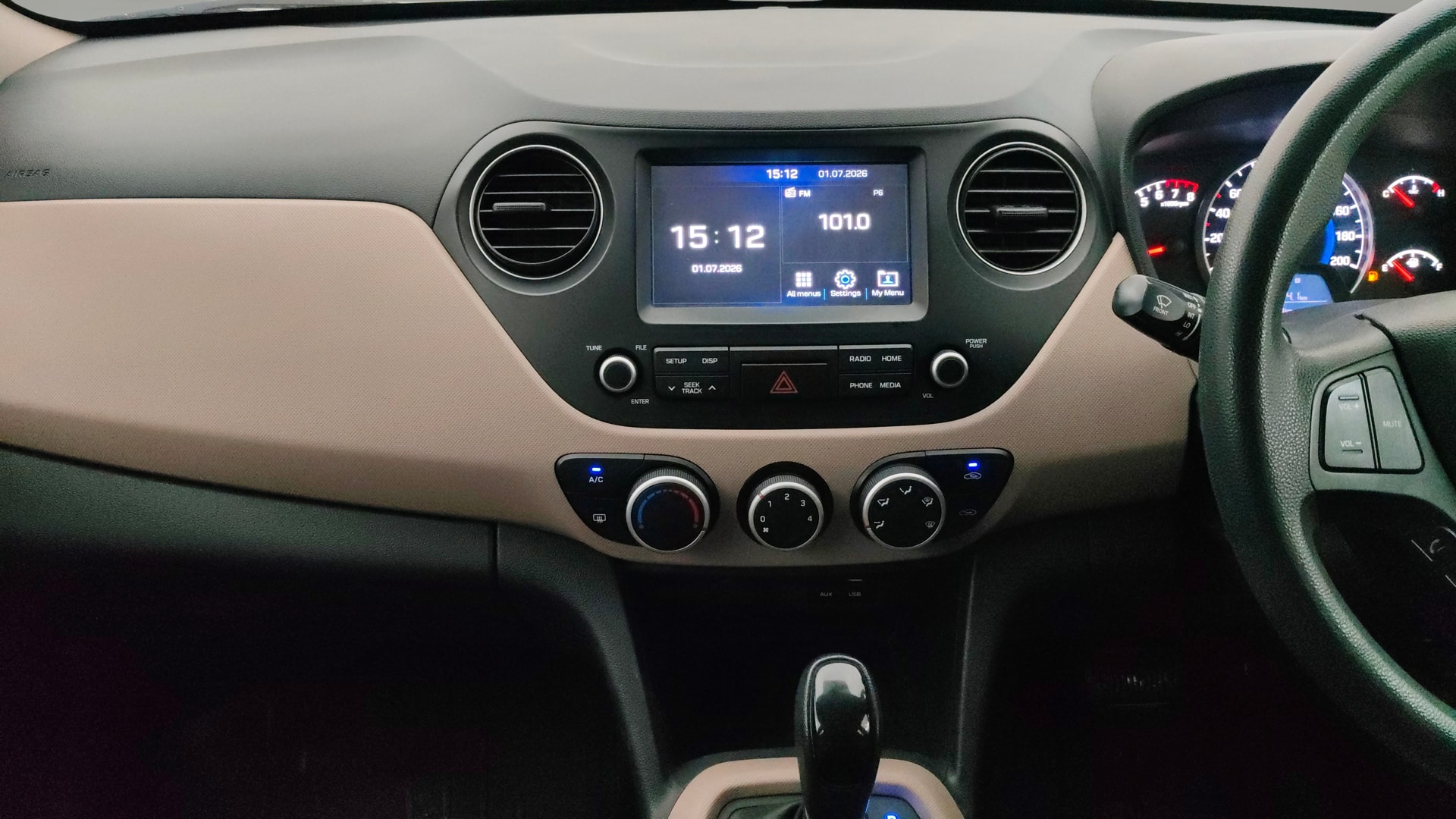 View 2018 Hyundai Grand i10 1.2 Sportz AT Petrol Image 17 Used 2018 Hyundai Grand i10 1.2 Sportz AT Petrol Image 17