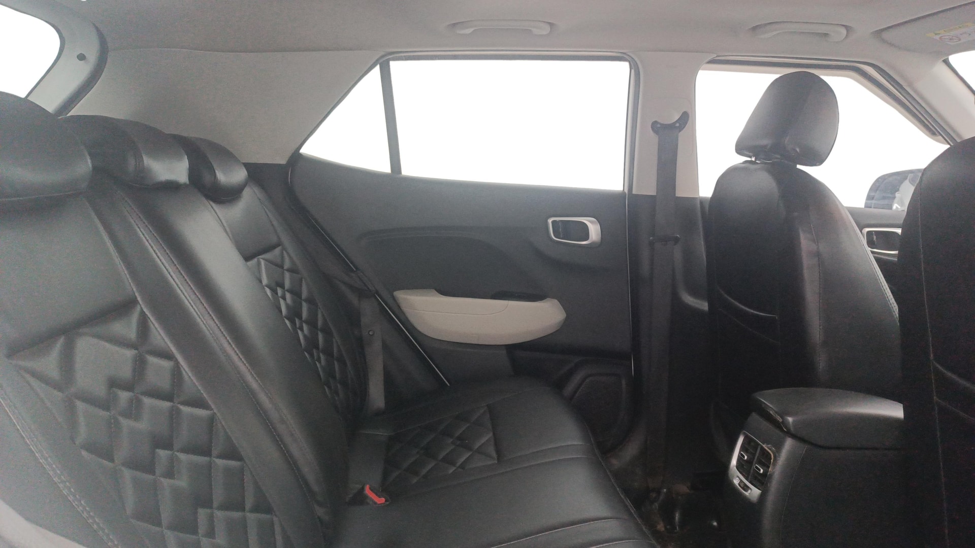 View 2024 Hyundai Venue SX 1.2 Petrol MT Image 31 Used 2024 Hyundai Venue SX 1.2 Petrol MT Image 31