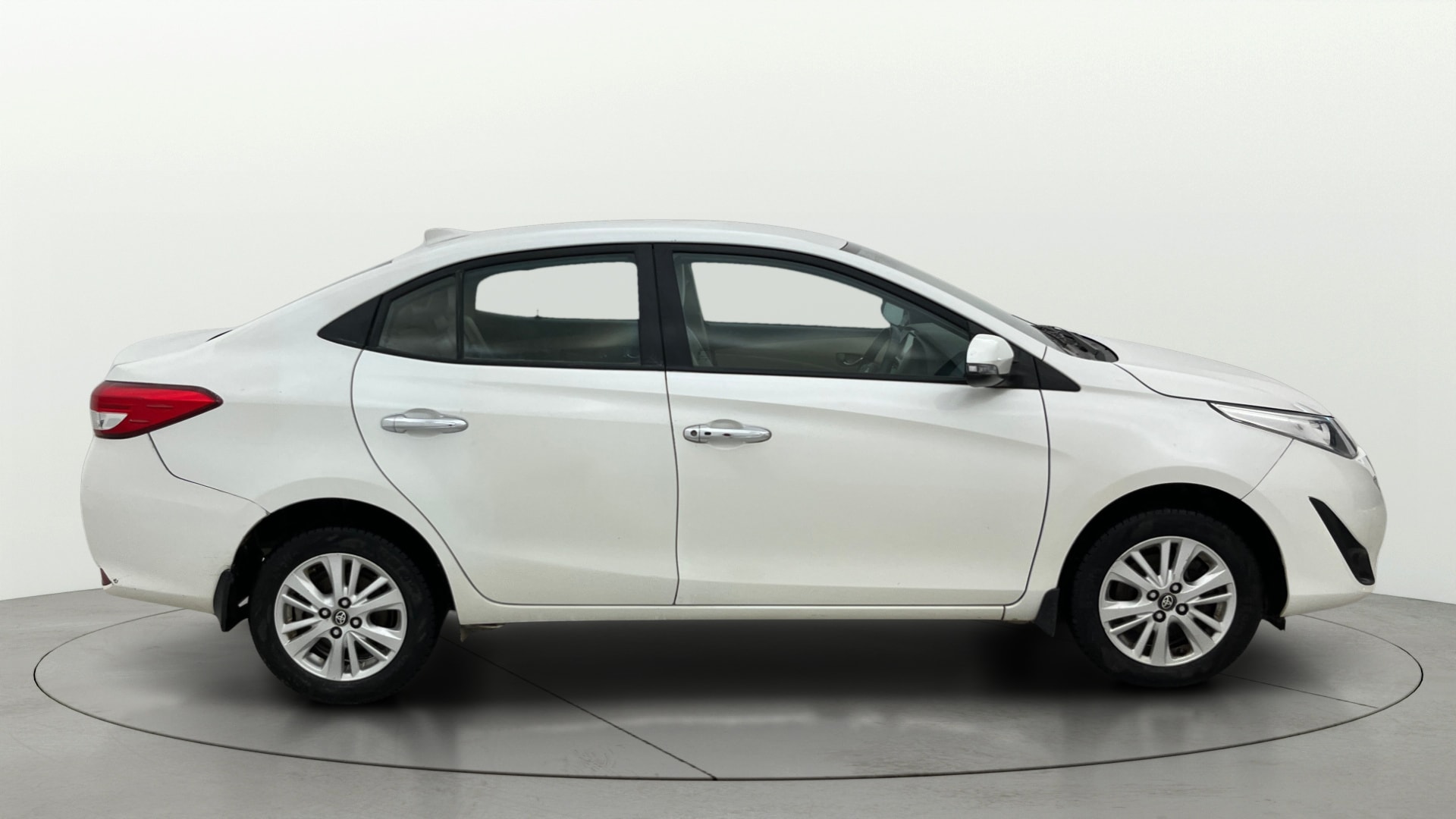 View 2018 Toyota Yaris VX CVT Image 9 Used 2018 Toyota Yaris VX CVT Image 9