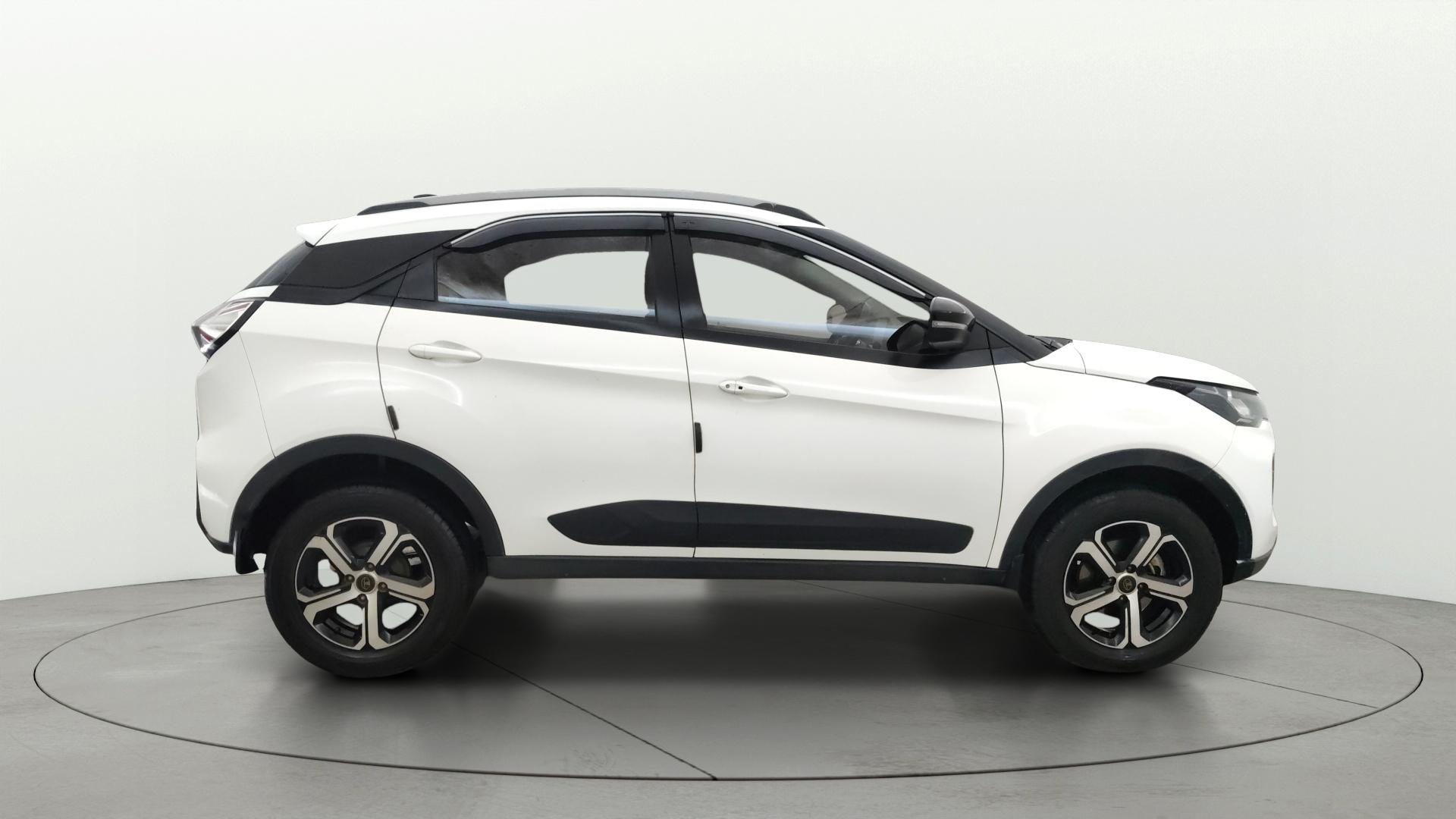 View 2022 Tata Nexon Revotron XE Image 9 Used 2022 Tata Nexon Revotron XE Image 9