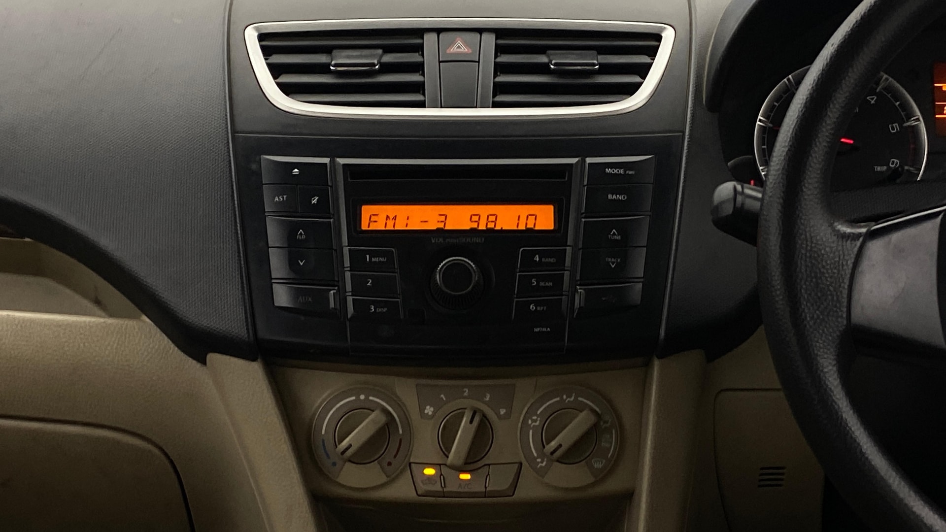 View 2014 Maruti Suzuki 1000 Base Variant Image 17 Used 2014 Maruti Suzuki 1000 Base Variant Image 17