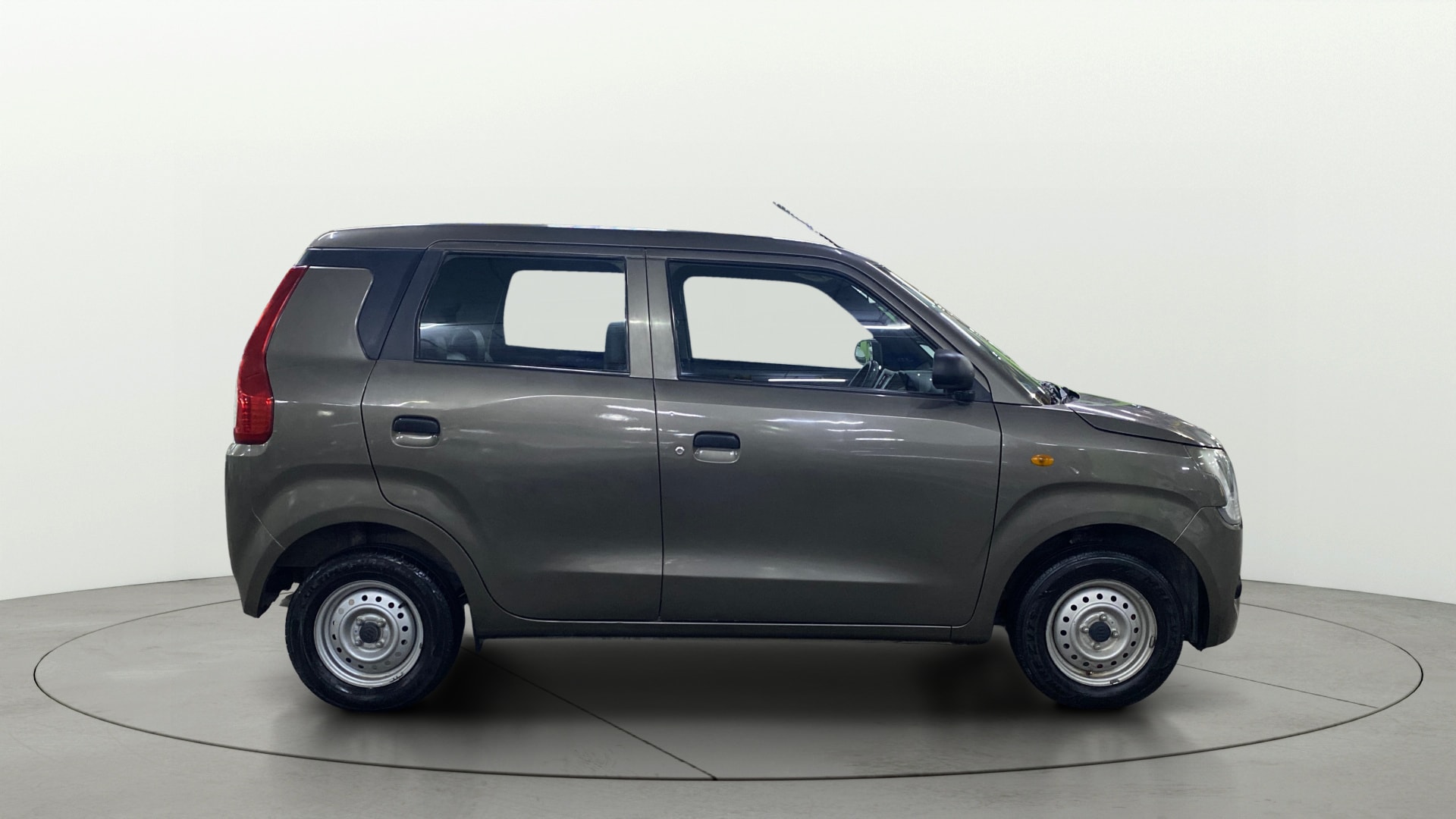 View 2021 Maruti Suzuki 1000 Base Variant Image 25 Used 2021 Maruti Suzuki 1000 Base Variant Image 25