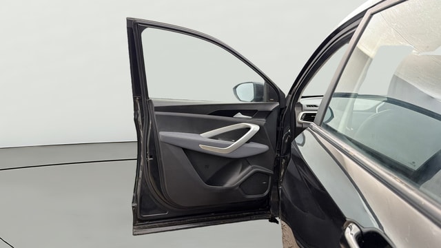 View MG Hector Image 38 Used MG Hector Image 38