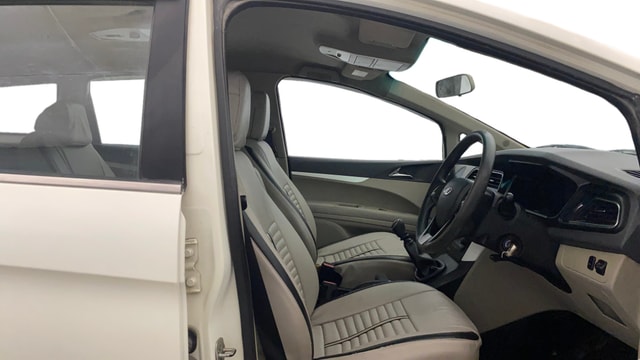 View Mahindra Marazzo Image 19 Used Mahindra Marazzo Image 19