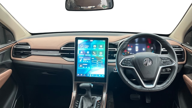 View MG Hector Plus Image 32 Used MG Hector Plus Image 32