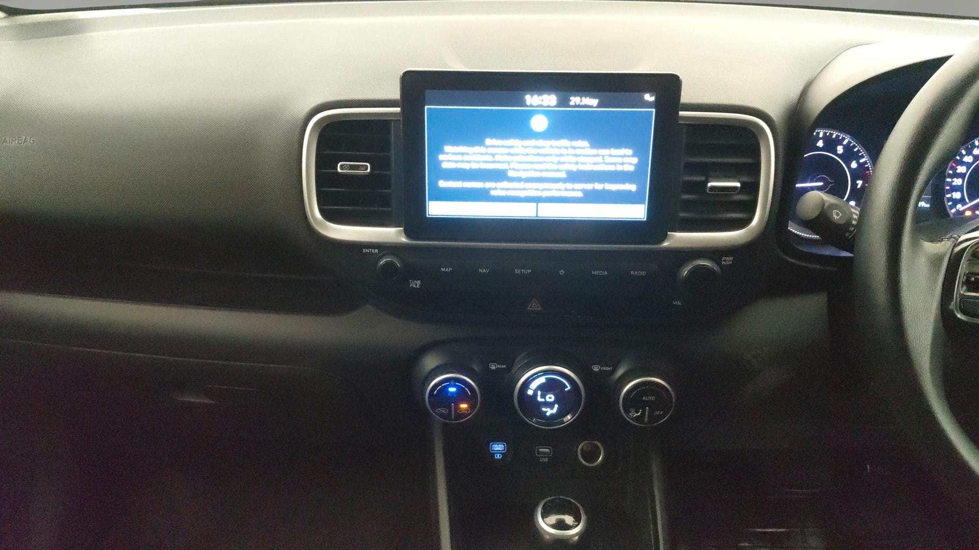 View 2019 Hyundai Venue SX Plus 1.0 Petrol AT Image 18 Used 2019 Hyundai Venue SX Plus 1.0 Petrol AT Image 18
