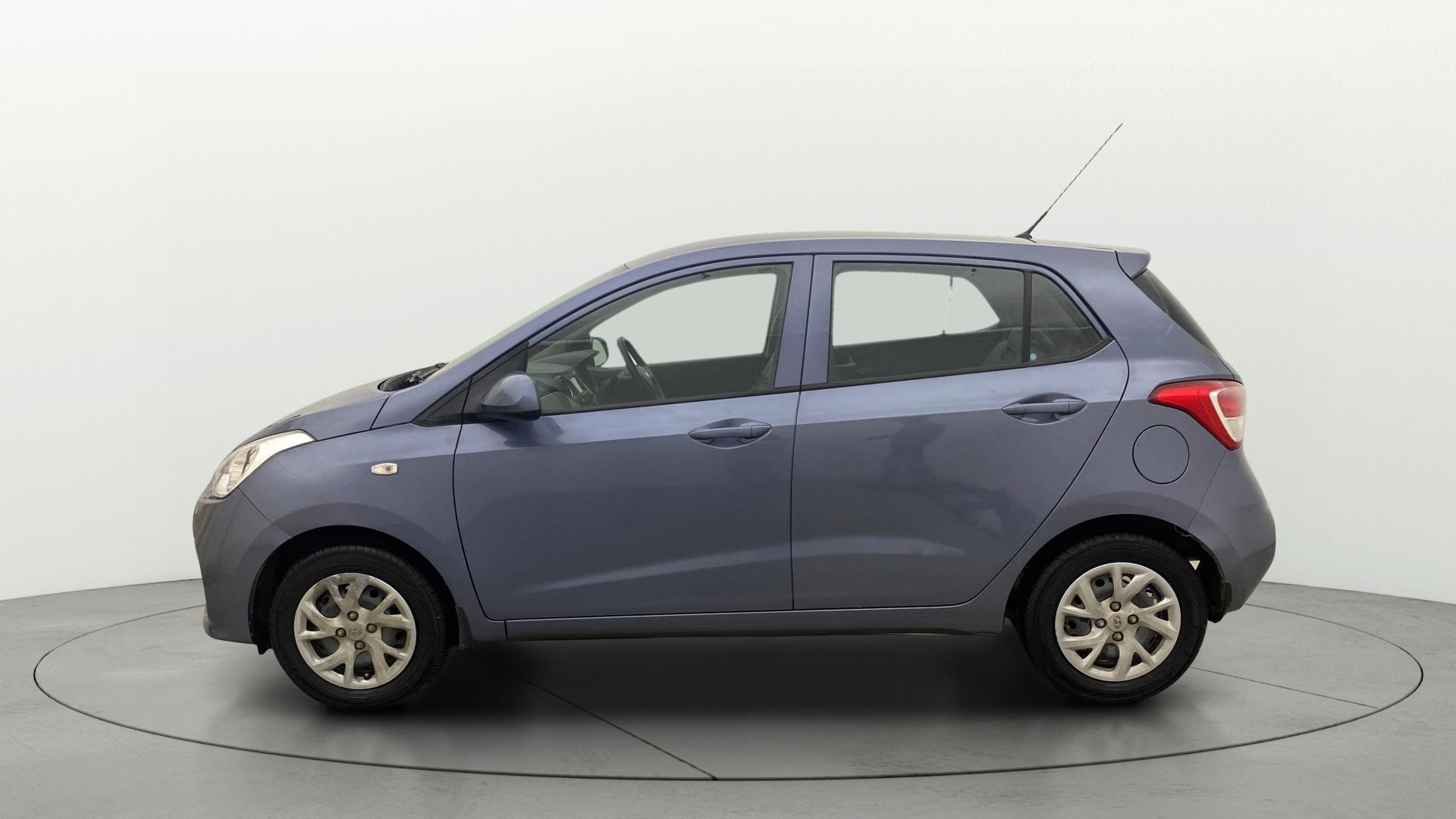 View 2017 Hyundai Grand i10 Sportz 1.2 Kappa Image 5 Used 2017 Hyundai Grand i10 Sportz 1.2 Kappa Image 5