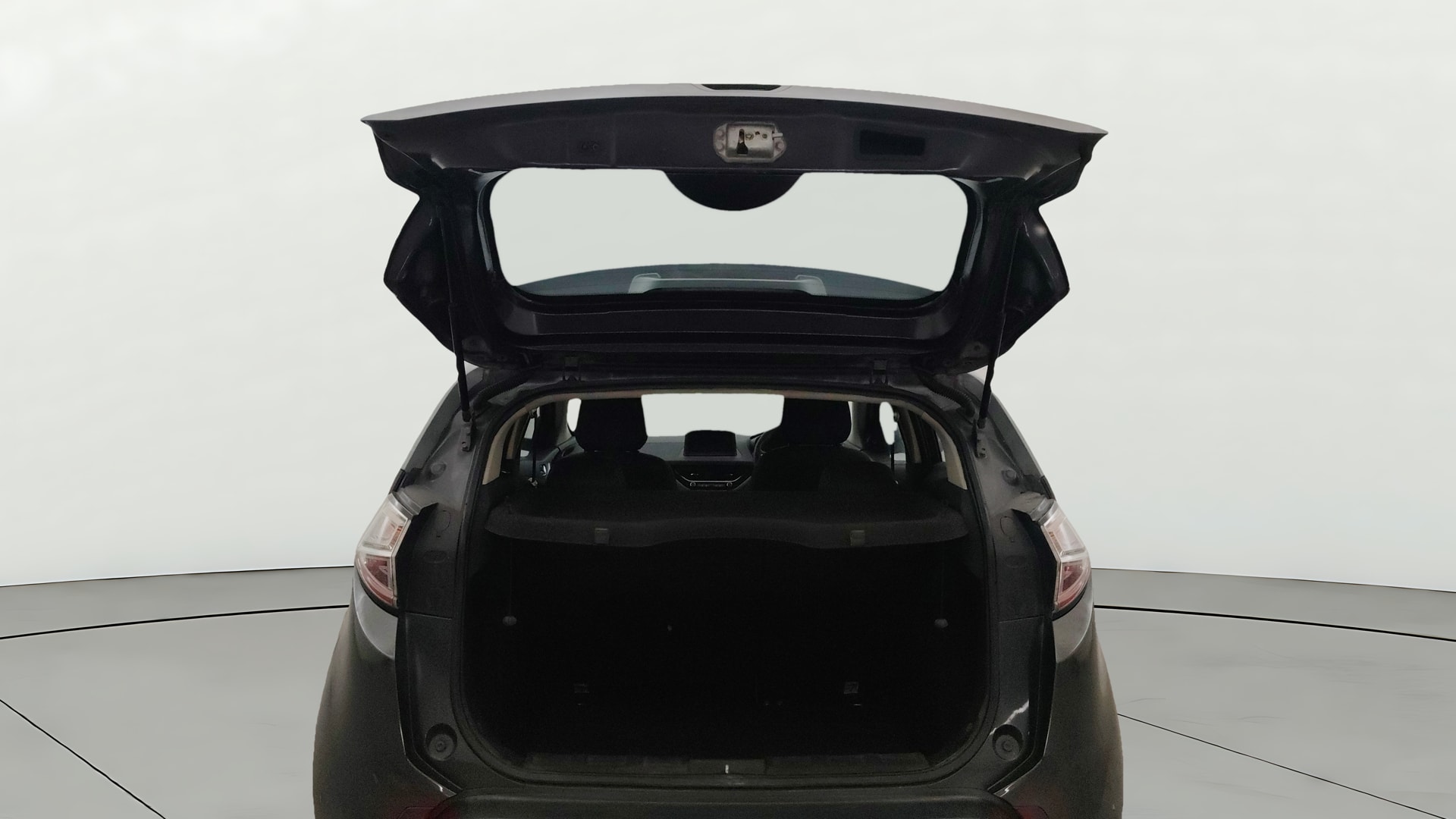 View 2017 Tata Nexon Revotron XE Image 16 Used 2017 Tata Nexon Revotron XE Image 16