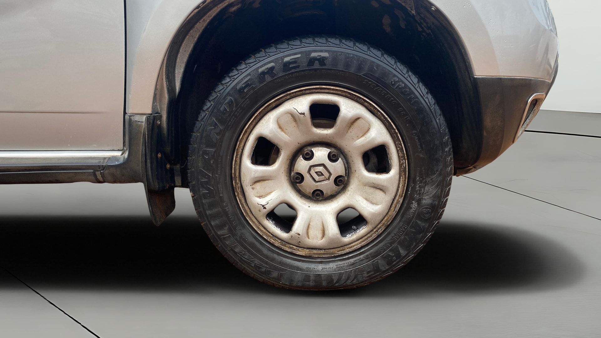 View 2015 Renault Duster Petrol RXL Image 42 Used 2015 Renault Duster Petrol RXL Image 42