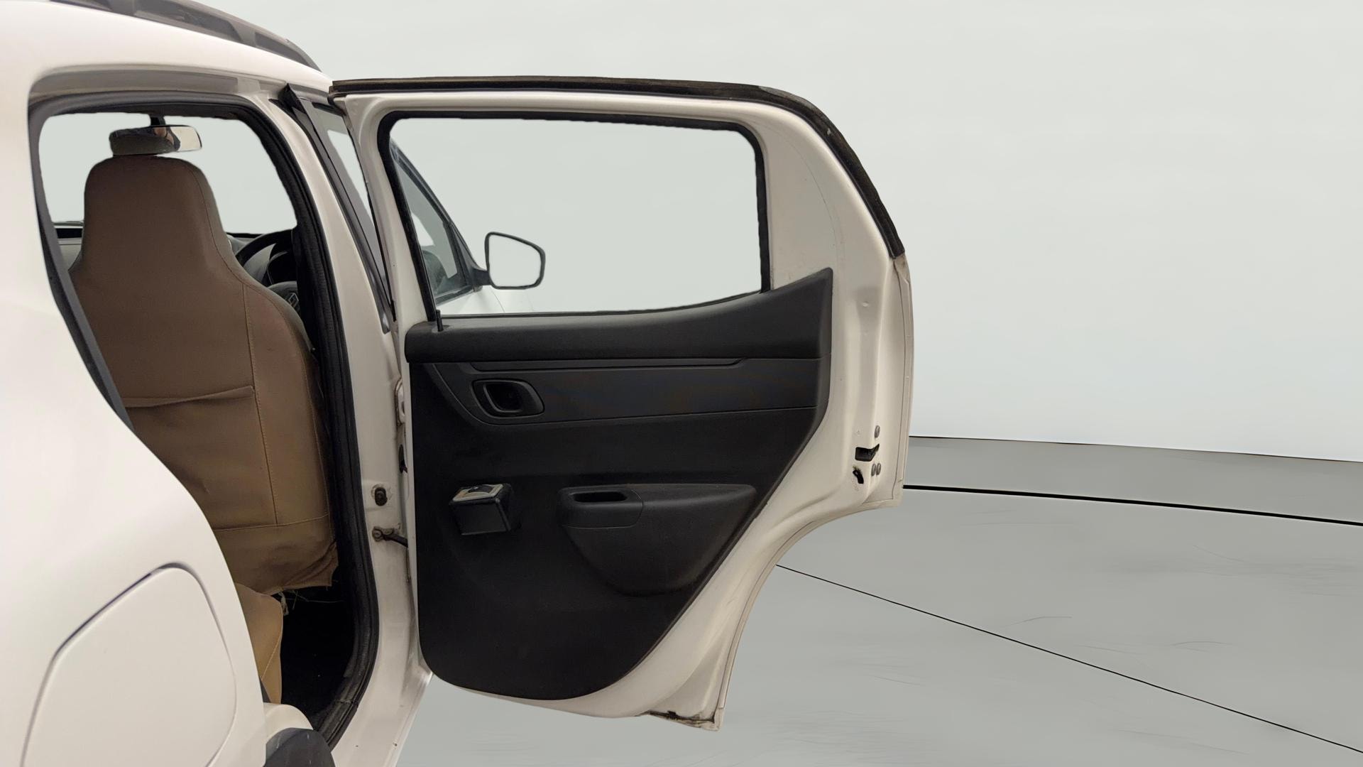 View 2017 Renault Kwid RXL Image 7 Used 2017 Renault Kwid RXL Image 7