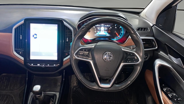 View MG Hector Plus Image 14 Used MG Hector Plus Image 14