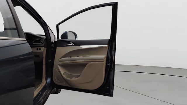 View Mahindra Marazzo Image 47 Used Mahindra Marazzo Image 47
