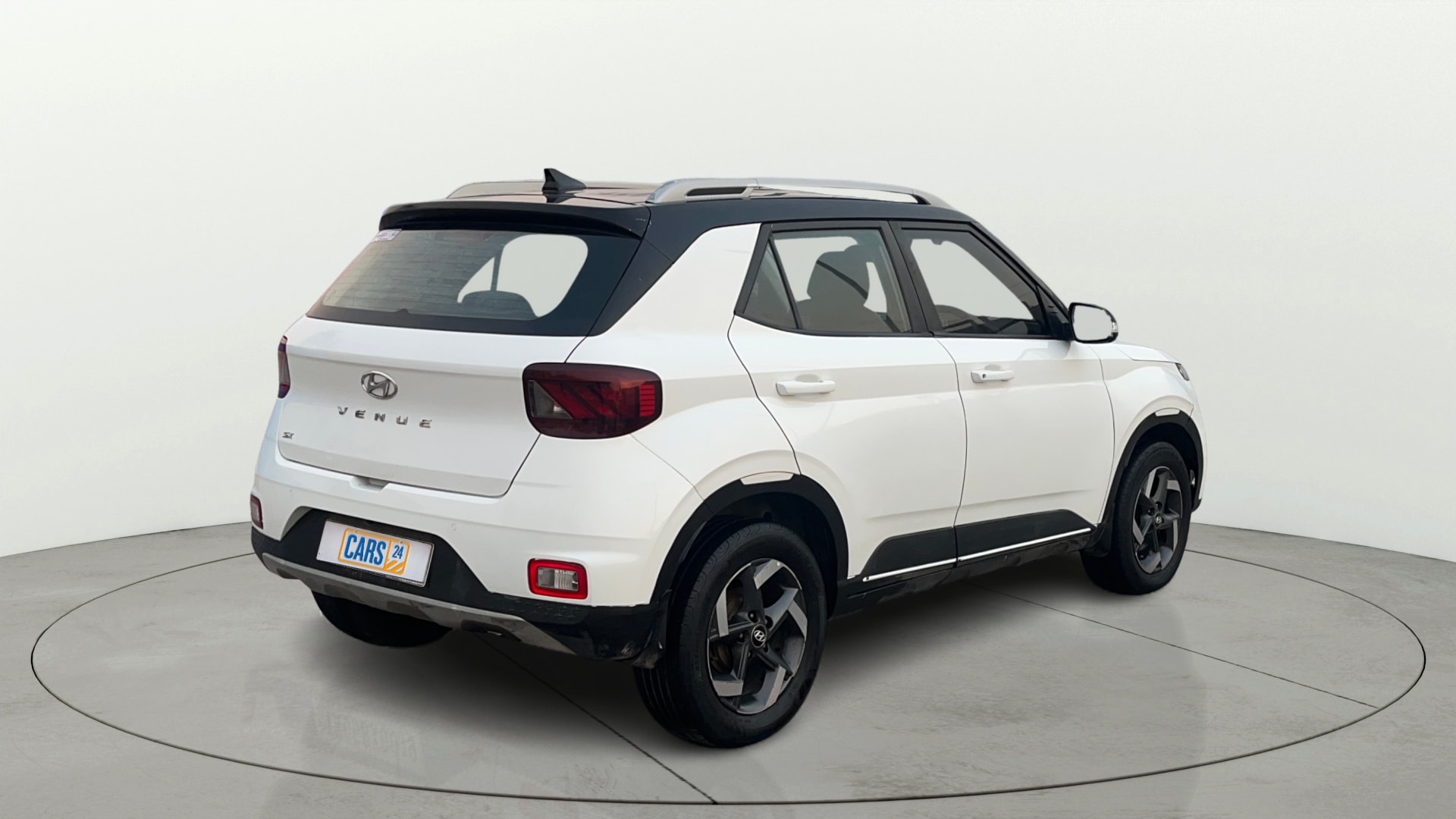View 2019 Hyundai Venue SX 1.4 Diesel Dual Tone BS IV Image 41 Used 2019 Hyundai Venue SX 1.4 Diesel Dual Tone BS IV Image 41