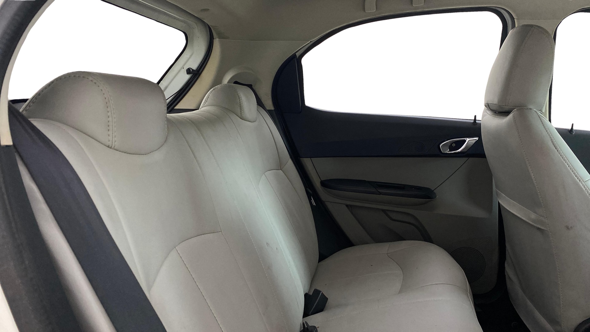 View 2016 Tata Tiago Revotorq XB Image 28 Used 2016 Tata Tiago Revotorq XB Image 28