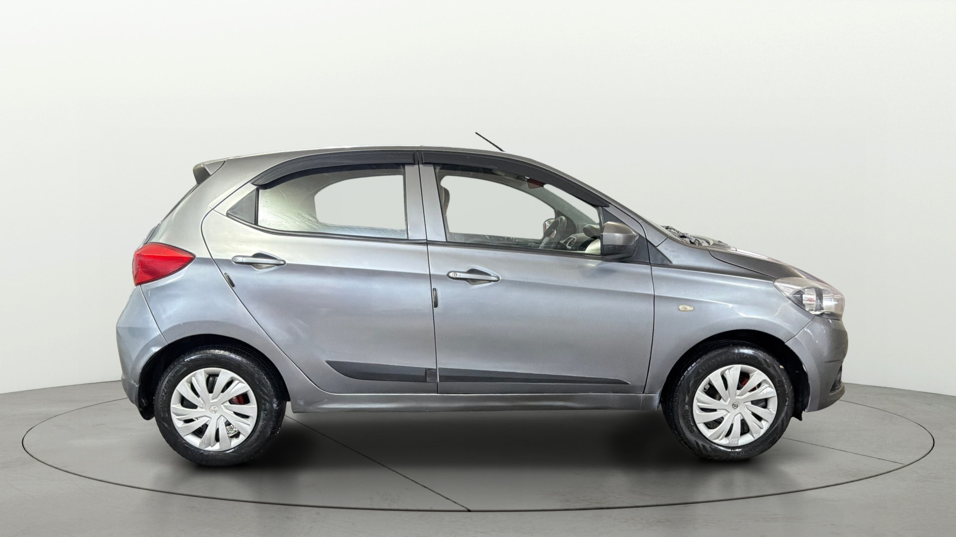 View 2019 Tata Tiago Revotorq XB Image 8 Used 2019 Tata Tiago Revotorq XB Image 8