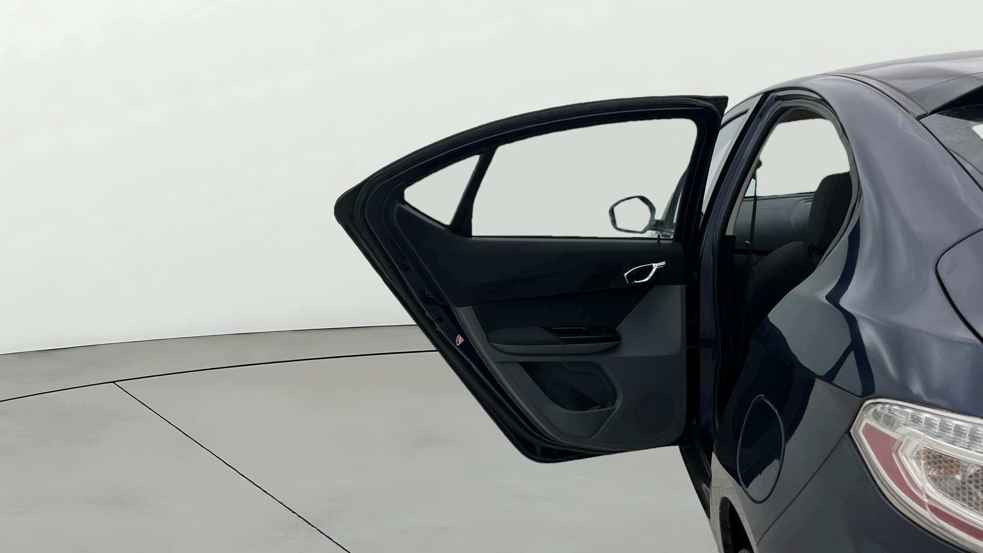 View 2019 Tata Tigor XE Diesel Image 22 Used 2019 Tata Tigor XE Diesel Image 22