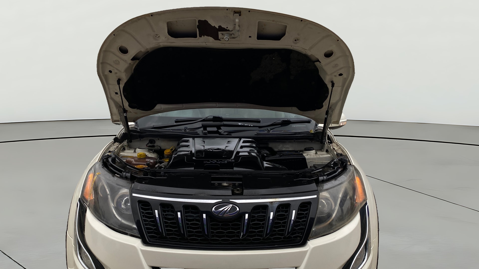 View 2017 Mahindra XUV500 W10 FWD AT Image 20 Used 2017 Mahindra XUV500 W10 FWD AT Image 20