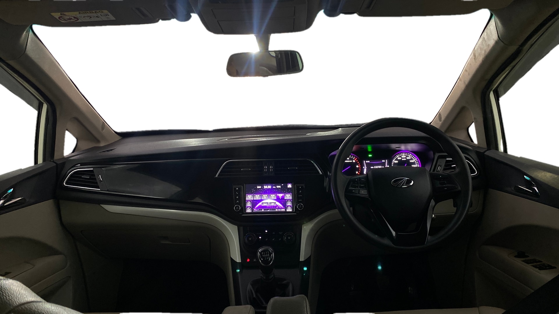View 2018 Mahindra Marazzo M6 8-Seater Image 16 Used 2018 Mahindra Marazzo M6 8-Seater Image 16