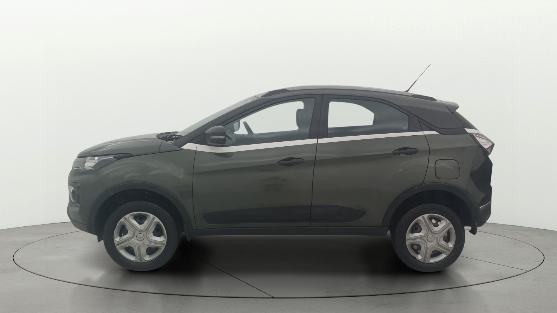 View 2022 Tata Nexon Revotron XM Image 5 Used 2022 Tata Nexon Revotron XM Image 5