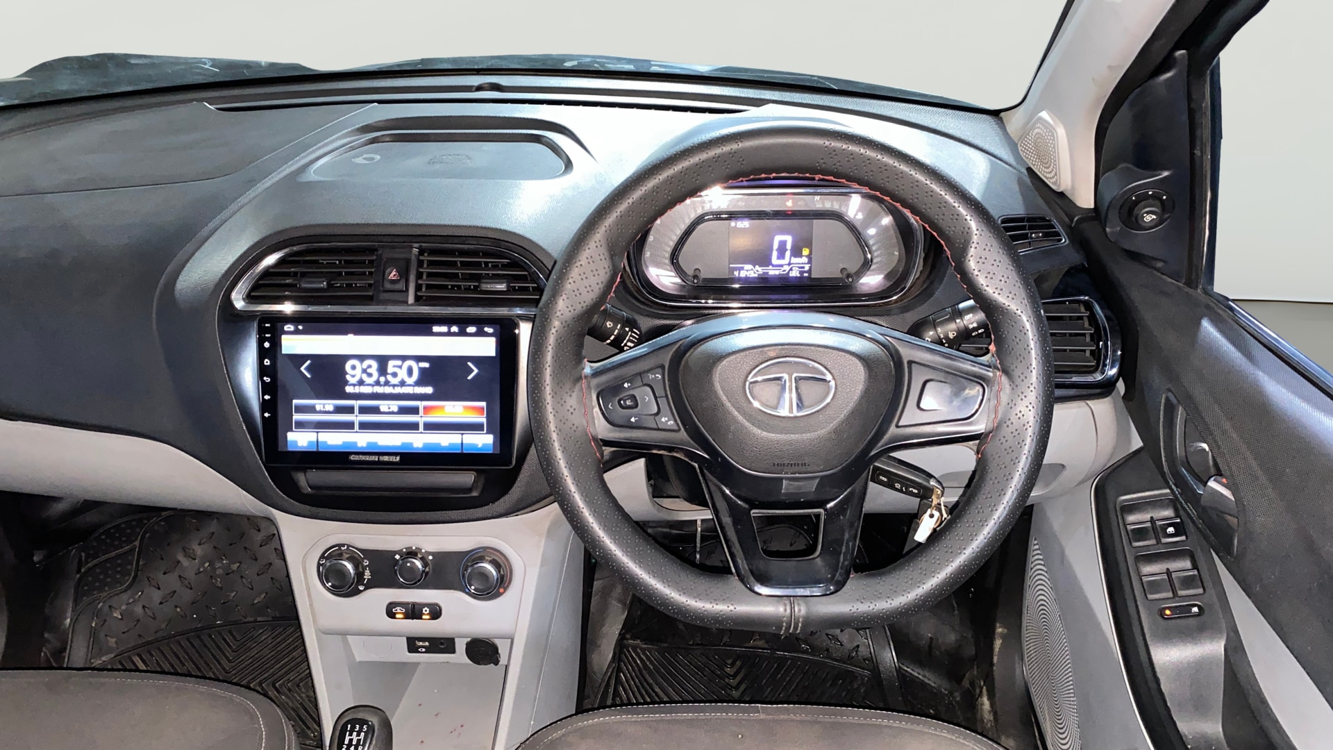 View 2021 Tata Tiago Revotorq XB Image 20 Used 2021 Tata Tiago Revotorq XB Image 20