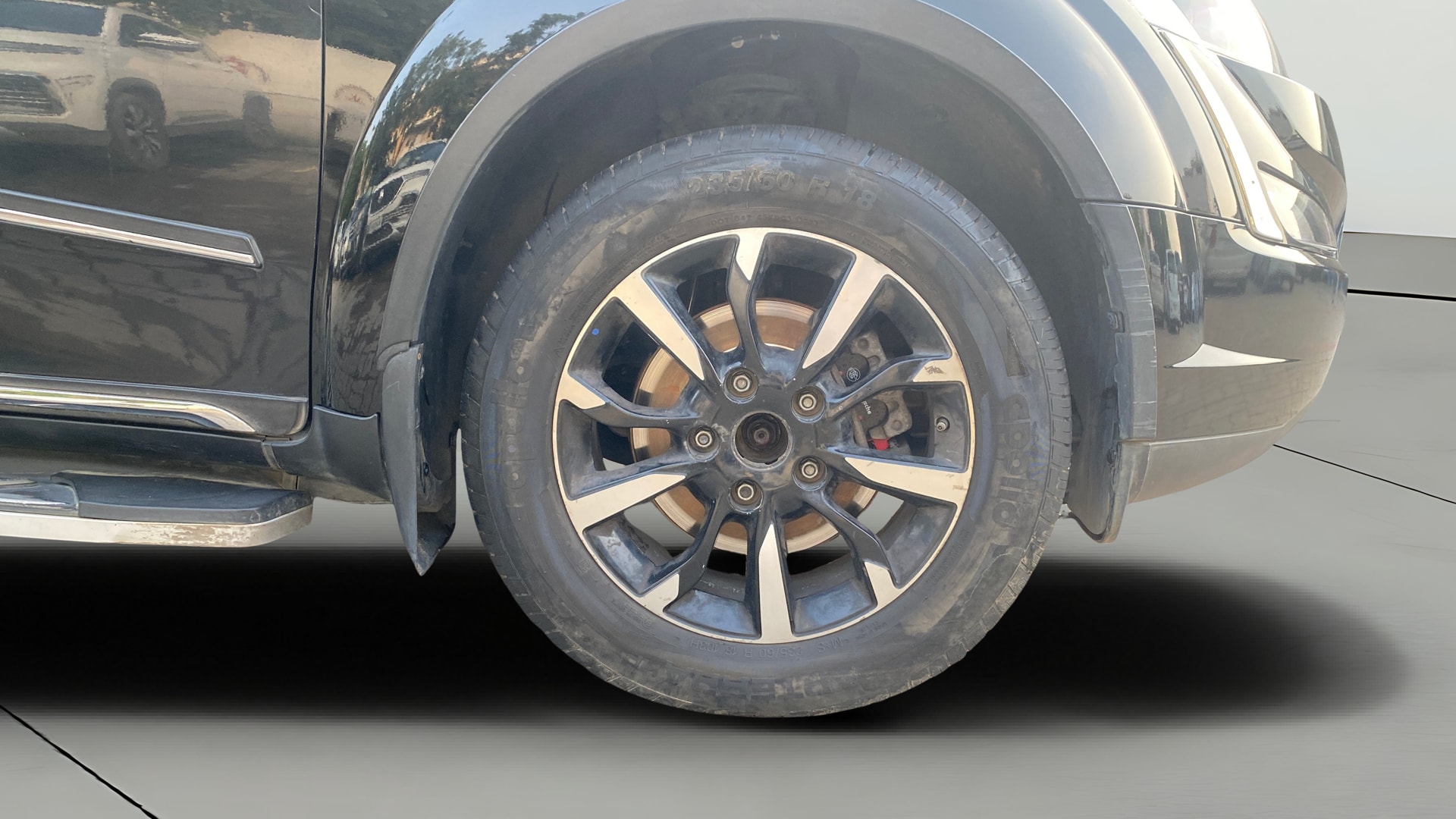 View 2018 Mahindra XUV500 W11 AT Image 46 Used 2018 Mahindra XUV500 W11 AT Image 46