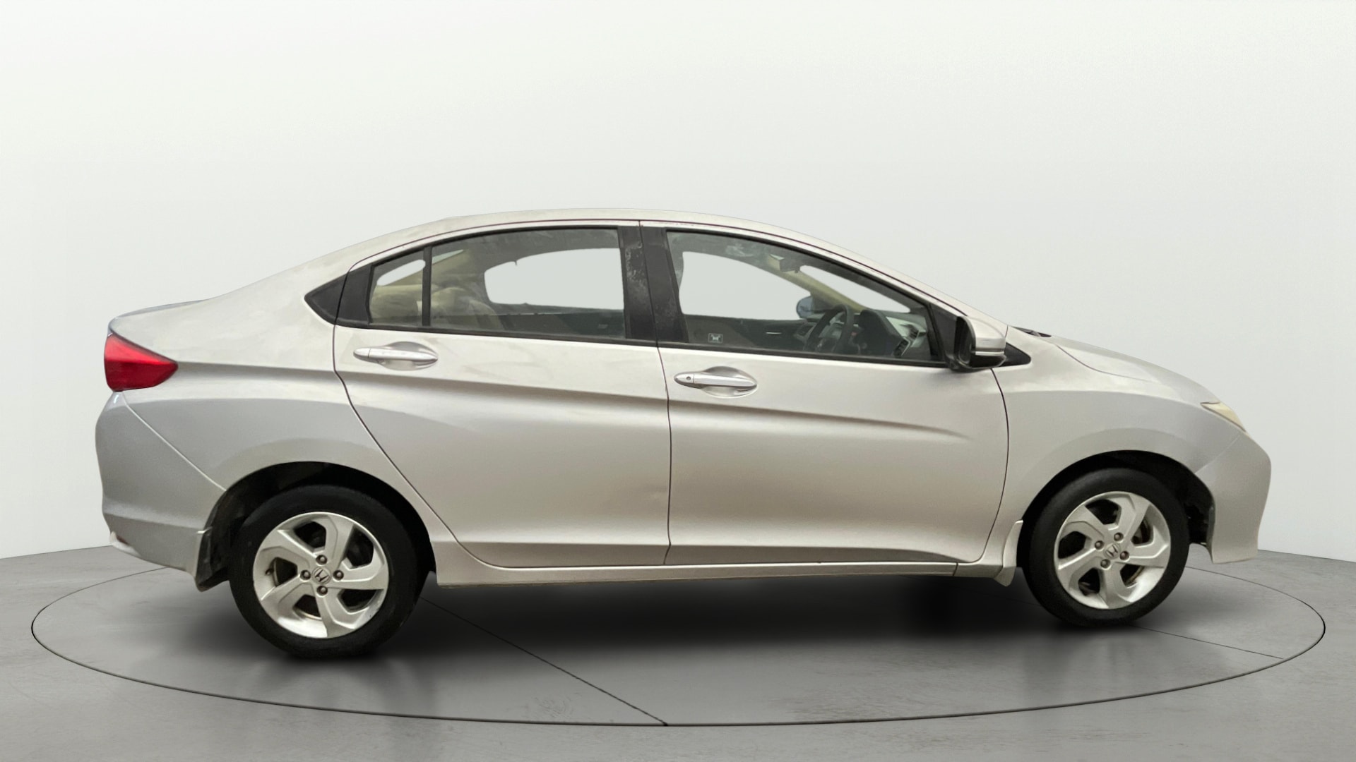 View 2015 Honda City ZX MT Diesel Anniversary Edition Image 9 Used 2015 Honda City ZX MT Diesel Anniversary Edition Image 9