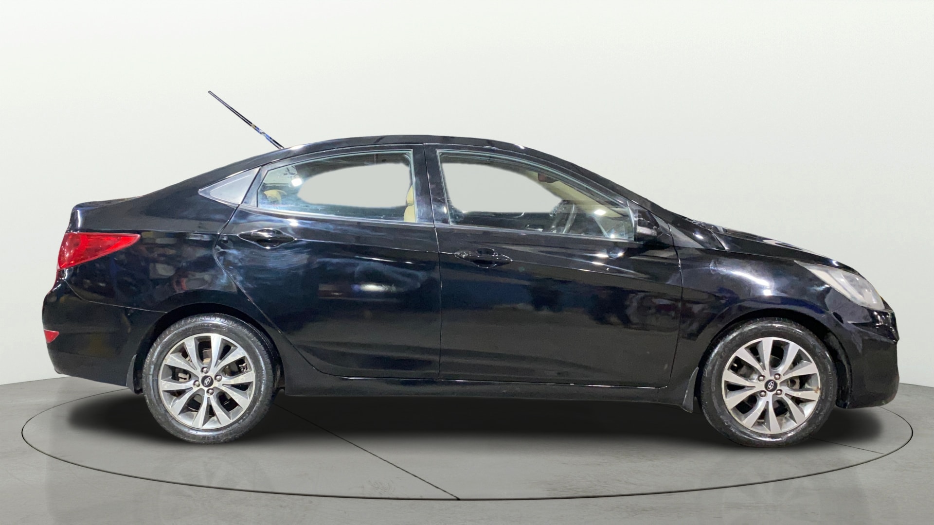 View 2015 Hyundai Fluidic Verna 1.4 VTVT CX Image 8 Used 2015 Hyundai Fluidic Verna 1.4 VTVT CX Image 8