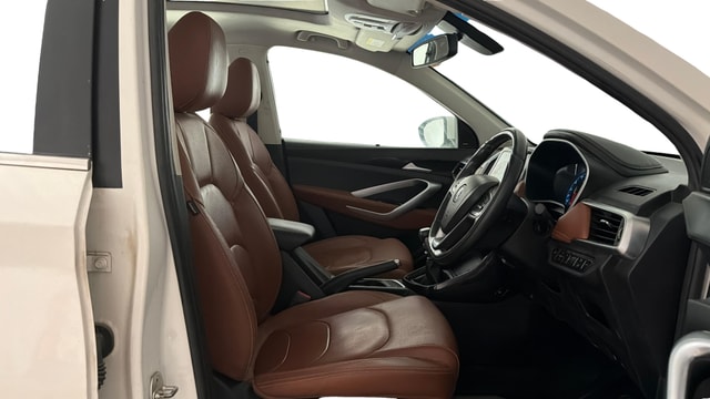 View MG Hector Plus Image 19 Used MG Hector Plus Image 19