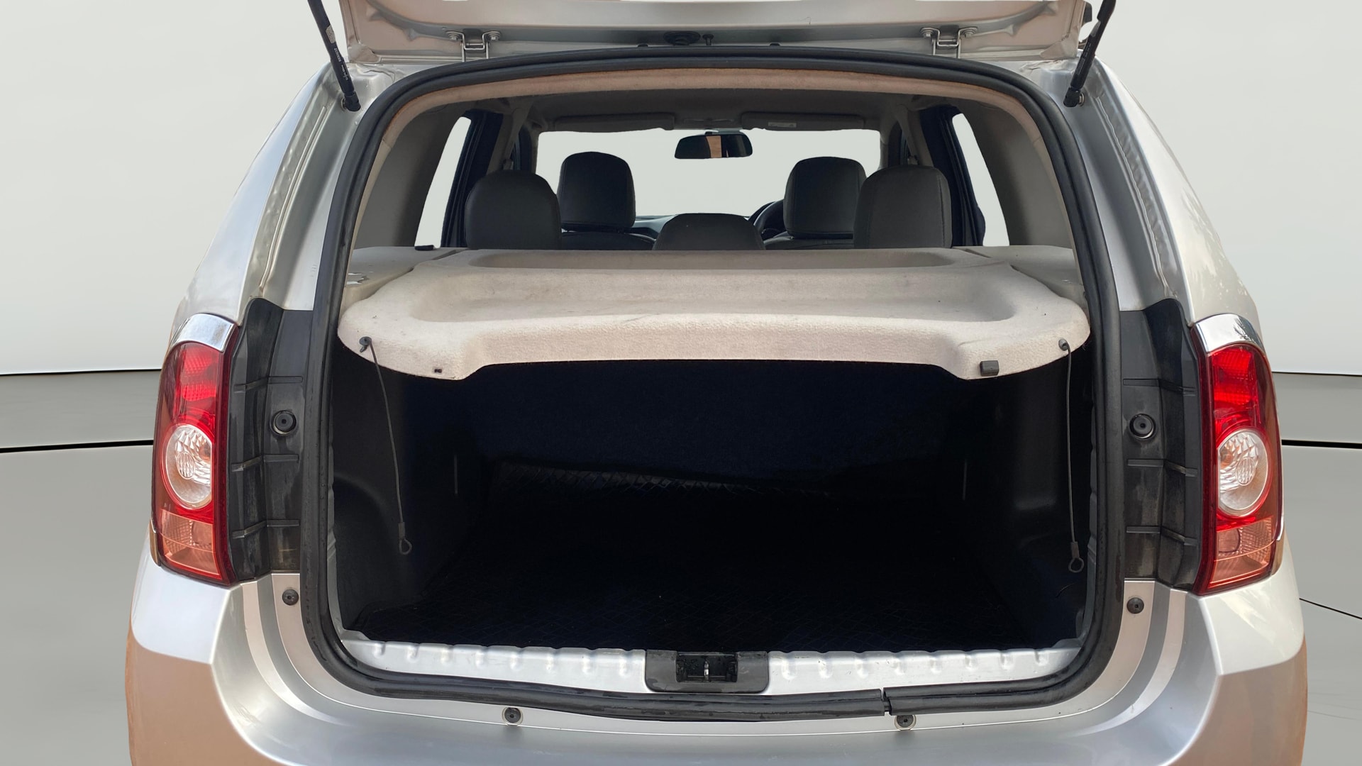 View 2015 Renault Duster Petrol RXL Image 39 Used 2015 Renault Duster Petrol RXL Image 39