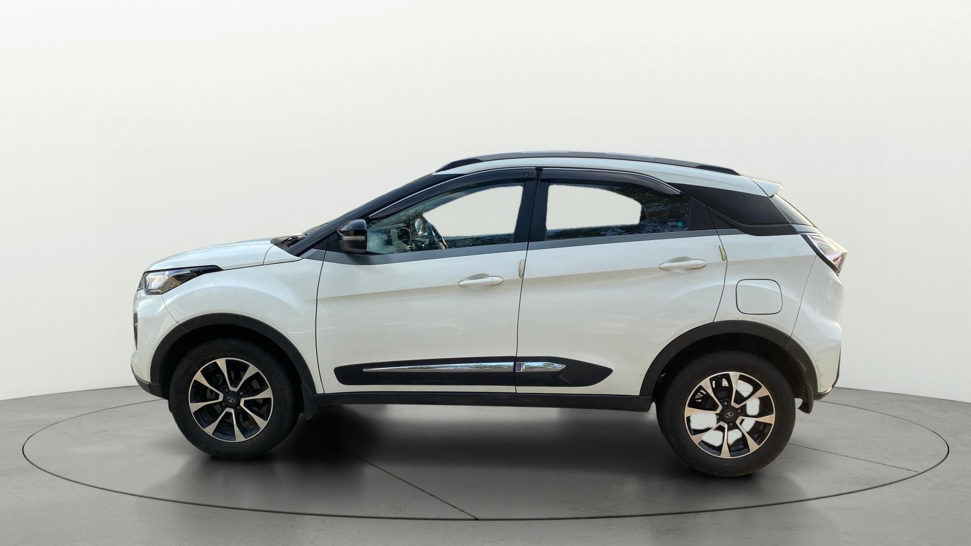 View 2021 Tata Nexon Revotron XE Image 6 Used 2021 Tata Nexon Revotron XE Image 6