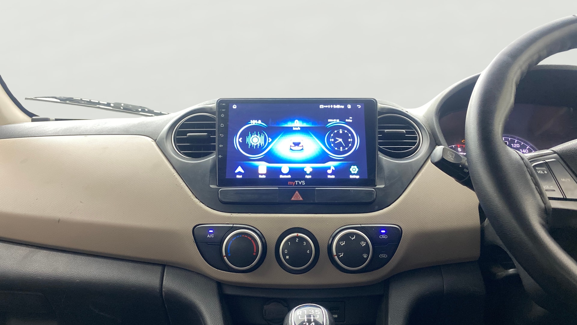 View 2014 Hyundai Grand i10 1.1 Asta Diesel Image 17 Used 2014 Hyundai Grand i10 1.1 Asta Diesel Image 17