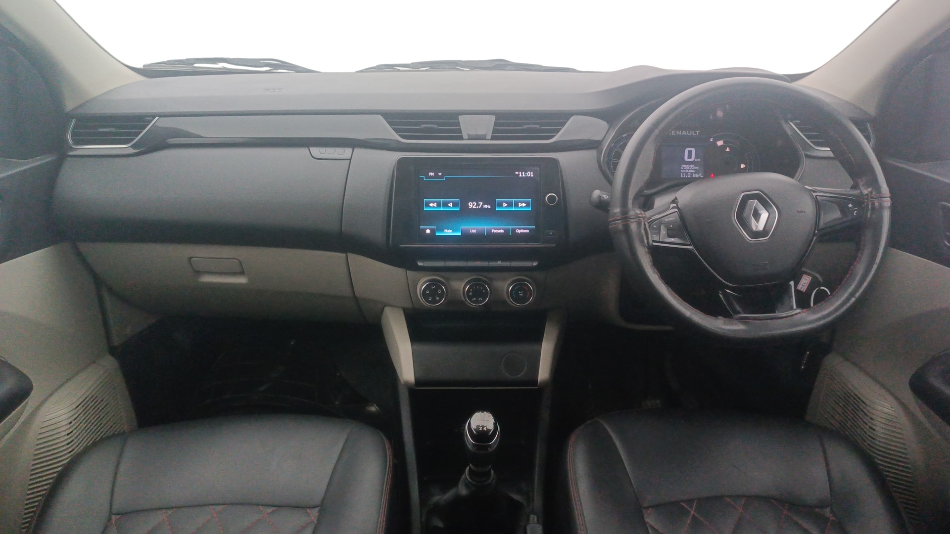 View 2021 Renault Triber RXT Image 29 Used 2021 Renault Triber RXT Image 29