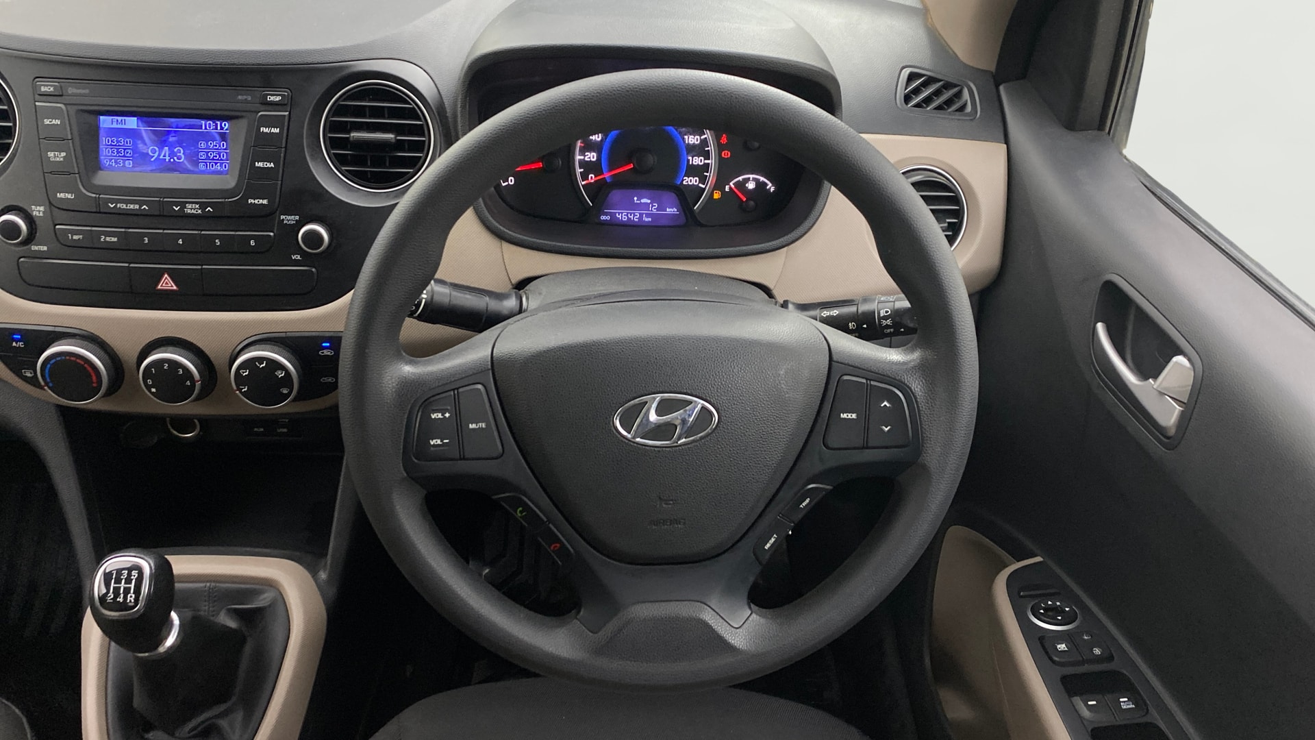 View 2016 Hyundai Grand i10 Sportz 1.2 Kappa Image 20 Used 2016 Hyundai Grand i10 Sportz 1.2 Kappa Image 20