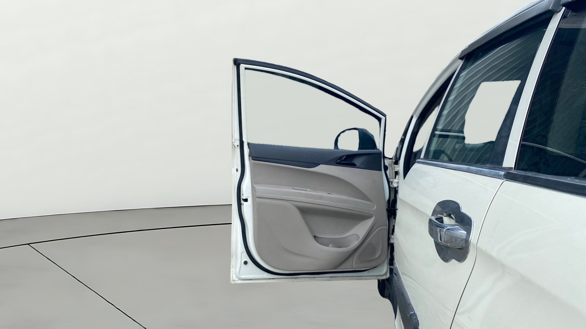 View 2020 Mahindra Marazzo M2 7-Seater BS IV Image 32 Used 2020 Mahindra Marazzo M2 7-Seater BS IV Image 32